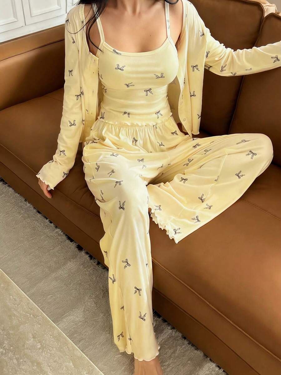 DAZY Conjunto de pijama de mujer con estampado de moños en la camiseta y los pantalones, 3 piezas - Amarillo - Ver 1