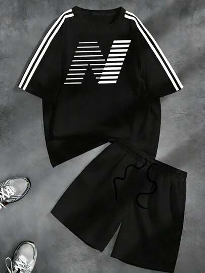 Hombre002TWy007 Conjunto de camiseta a rayas y pantalón corto cómodo para hombre, estilo moderno y accesible, perfecto para todo tipo de ocasiones informales y vida urbana diaria.