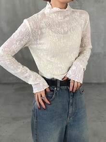 FRIFUL Áo nữ tay dài cổ đứng họa tiết jacquard, viền bèo nhún. - Màu be - Xem 4
