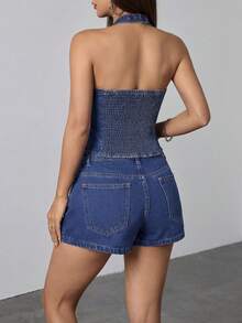 SHEIN PETITE 女士Y2K夏季牛仔两件套，露背吊带短款上衣+高腰短裤，蓝色套装，带搭扣细节，完美打造街头风和夜店造型。女士纯色露背吊带修身牛仔两件套。 - 深色水洗藍 - 查看 2