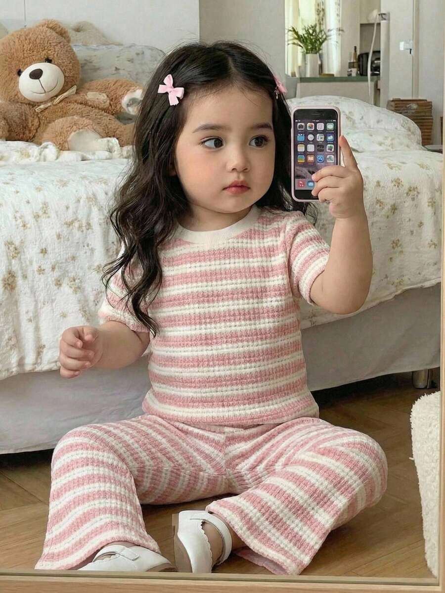 SHEIN LMoss Kids 2件套女婴针织条纹圆领T恤和裤子套装 - 黑與白 - 查看 1