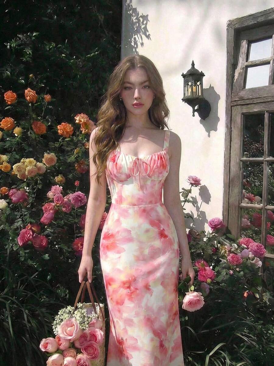 SHEIN MOD 女士全印花扭结胸部褶皱吊带中长连衣裙，夏季，节日女装，女士碎花印花长款连衣裙，甜心领系带无袖A字连衣裙，夏季碎花连衣裙，花园派对连衣裙，派对连衣裙，法式连衣裙，度假连衣裙，婚礼宾客连衣裙，沙滩连衣裙，毕业典礼连衣裙，碎花连衣裙，易穿款式，浪漫，优雅，女士晚礼服，粉色碎花连衣裙，碎花夏季连衣裙，可爱夏季连衣裙，女士夏季连衣裙 - 粉色 - 查看 1