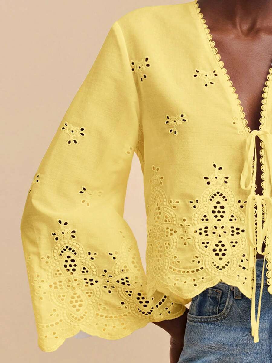 Travachic Áo kiểu nữ cổ chữ V sâu, tay loe, in họa tiết toàn thân, phong cách Boho, thắt nơ phía trước, thích hợp cho kỳ nghỉ, tiệc trà chiều, mùa cưới, du lịch biển, du lịch thành phố, kỳ nghỉ Boho, lễ hội âm nhạc, đồ đi biển, lễ Phục sinh, bãi biển, áo kiểu thanh lịch cho nữ. - Màu vàng - Xem 1