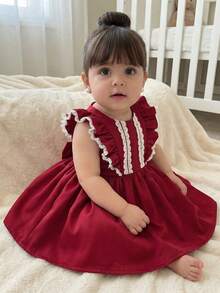 SHEIN 女婴优雅可爱撞色蝴蝶结无袖连衣裙，轻盈透气，蝴蝶结点缀，飘逸灵动，适合日常外出和休闲玩耍。春夏装扮，红色连衣裙，优雅女婴连衣裙，奢华女婴连衣裙，优雅幼儿女童服装，奢华女童连衣裙，女婴派对连衣裙，红色女婴连衣裙，珍珠项链，蕾丝边连衣裙，女婴派对连衣裙 - 紅色 - 查看 2