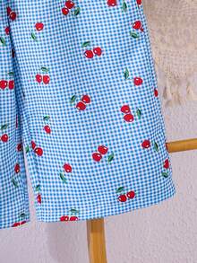 SHEIN Playful Pals 2026春夏新款时尚柔软面料少女休闲度假旅行必备套装，蓝色格子樱桃图案荷叶边吊带背心和裤子两件套，夏季必备 - 藍色 - 查看 6