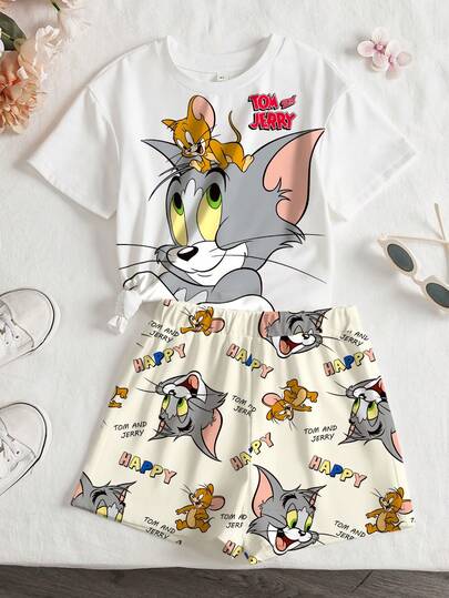 TOM & JERRY X SHEIN Bộ trang phục thường ngày gồm áo thun ngắn tay cổ tròn in hình hoạt hình và quần short cho bé gái.