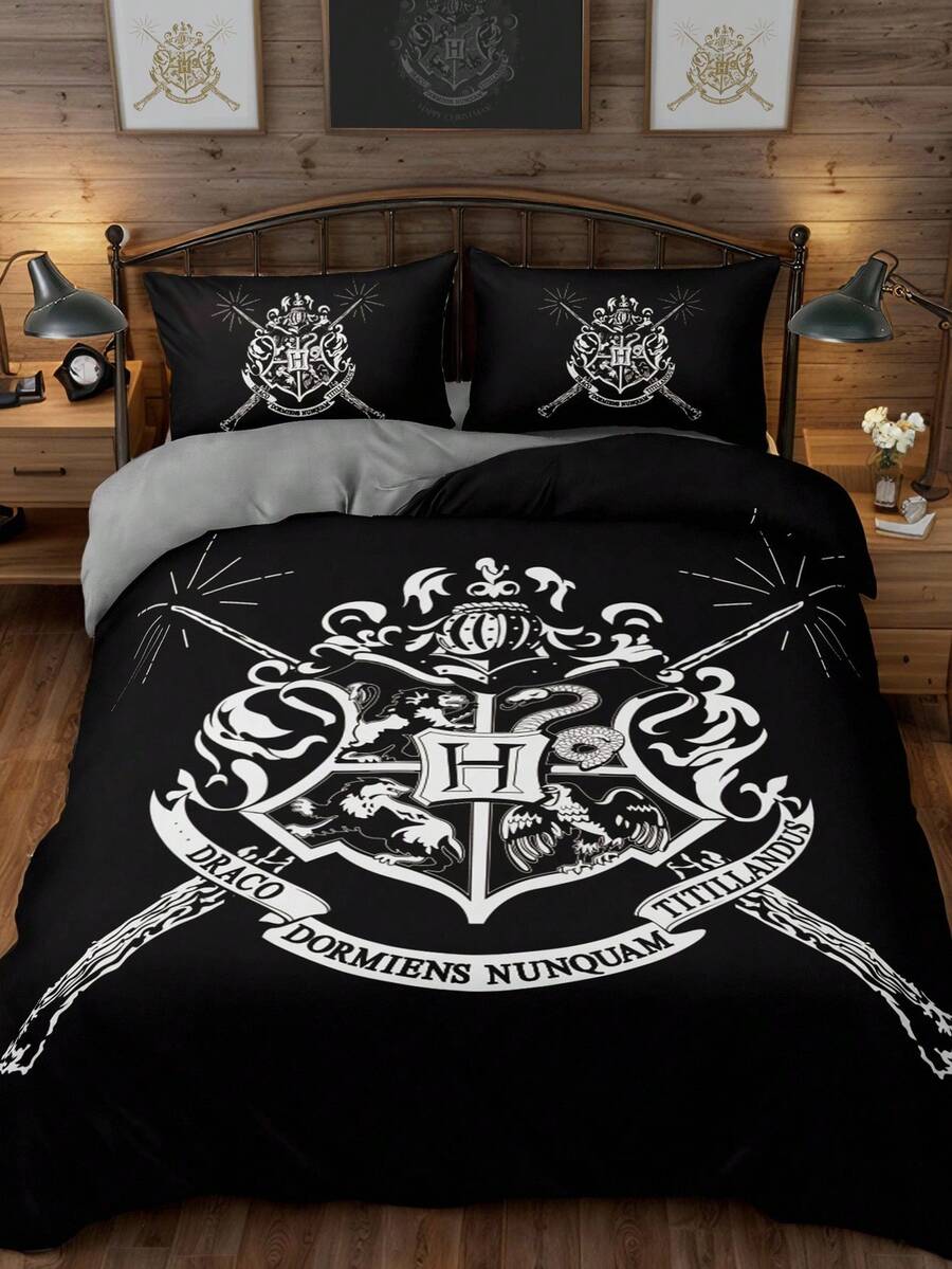 HARRY POTTER X SHEIN 3件組黑色圖案被套組(1件被套 + 2件枕套,不含芯),超細纖維材質,柔軟保暖,多尺寸可選,適用單人床/雙人床/加大床/特大床,復古床上用品,酷炫裝飾 - 混色 - 查看 1