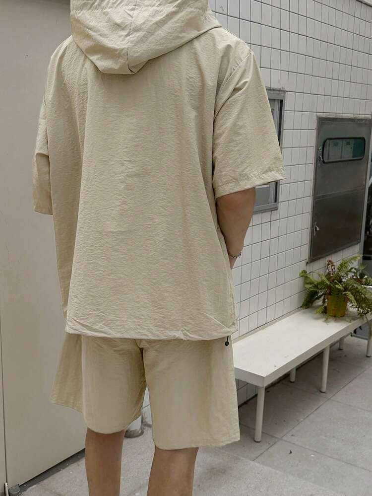 Khaki Men's Shirt Set With Short Sleeve Hooded Half-Zip Drawstring Hem Design And Matching Shorts