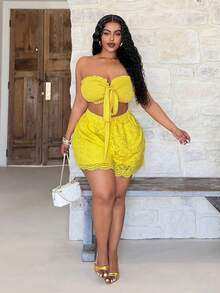 Slaydiva Bộ đồ nữ màu vàng 2 mảnh gồm áo crop top không dây xếp ly và quần short ren xếp lớp cạp chun cho mùa hè, thích hợp cho đi làm và dạo phố, tiệc sinh nhật, lễ tốt nghiệp, học sinh, đi chơi hàng ngày, phối đồ đa năng, giải trí, kỳ nghỉ, du lịch biển, tắm nắng, hợp xu hướng, công sở thường ngày, tối giản và thoải mái. - Màu vàng - Xem 3