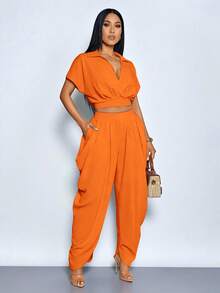 SOLERSUN 女士优雅时尚杏色V领露脐褶皱短袖上衣，配金色纽扣和高腰口袋垂褶哈伦裤两件套，优雅的办公室和休闲装扮 - 橘色 - 查看 3