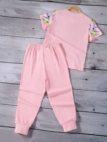 SHEIN Genkimix Kids 女童碎花休闲T恤裤套装，适合日常外出和运动，春夏秋季皆宜。 - 粉色 - 查看 3