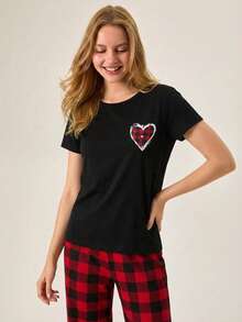 Conjunto de pijama de camisa con patrón de corazón a cuadros y pantalón con patrón a cuadros para pareja en el Día de San Valentín - Negro - Ver 5