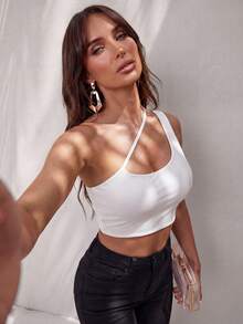 Glamine Top corto blanco de verano con un solo hombro, sin mangas y volantes, top sexy y chic para club, elegante atuendo hippie con flecos para cumpleaños, ropa de vacaciones y rave para mujeres, para mujeres de talla pequeña - Blanco - Ver 3