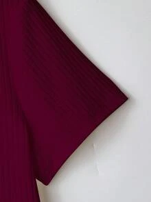 GlowEve CURVE Áo thun ngắn cổ chữ V dáng ôm, mềm mại, chất liệu dệt kim gân, cỡ lớn, thanh lịch và trí thức. - Màu Đỏ Sâu - Xem 4