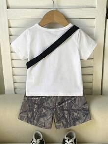 SHEIN Playful Pals 三件套男婴/幼儿男童套装：复古印花T恤、短裤和斜挎包，时尚休闲可爱，适合夏季各种场合。 - 彩色 - 查看 2