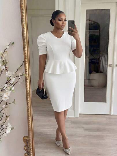 SHEIN Lady Conjunto de 2 piezas elegante de blusa de manga corta con volantes en el bajo y falda midi de unicolor para mujer de talla grande