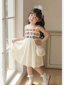 SHEIN Elladie kids 少女杏色無袖洋裝，鉤編飾邊收腰設計，圓形蝴蝶結裝飾手提包，白色，夏季，套裝，家庭度假，假期戶外穿搭 - 杏色 - 查看 3