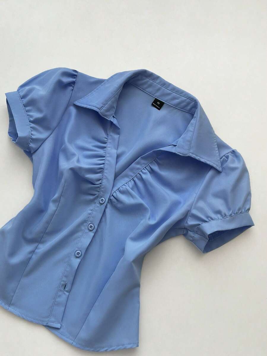 SHEIN Clasi V领褶皱露胸收腰修身短袖衬衫（胸围较大者建议选择大一码），时尚百搭，适合办公室穿着。蓝色衬衫，女士短袖上衣，女士上衣和衬衫，女士职业装上衣。 - 寶藍色 - 查看 1