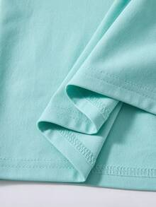 Streecool Kids 6件套男童休闲宽松运动日常穿搭套装，包括圆领落肩短袖字母印花T恤和松紧腰宽松纹理图案上衣，搭配宽松短裤，适合日常穿着、通勤、休闲、篮球、滑板、海滩、家庭聚会等场合。 - 彩色 - 查看 7