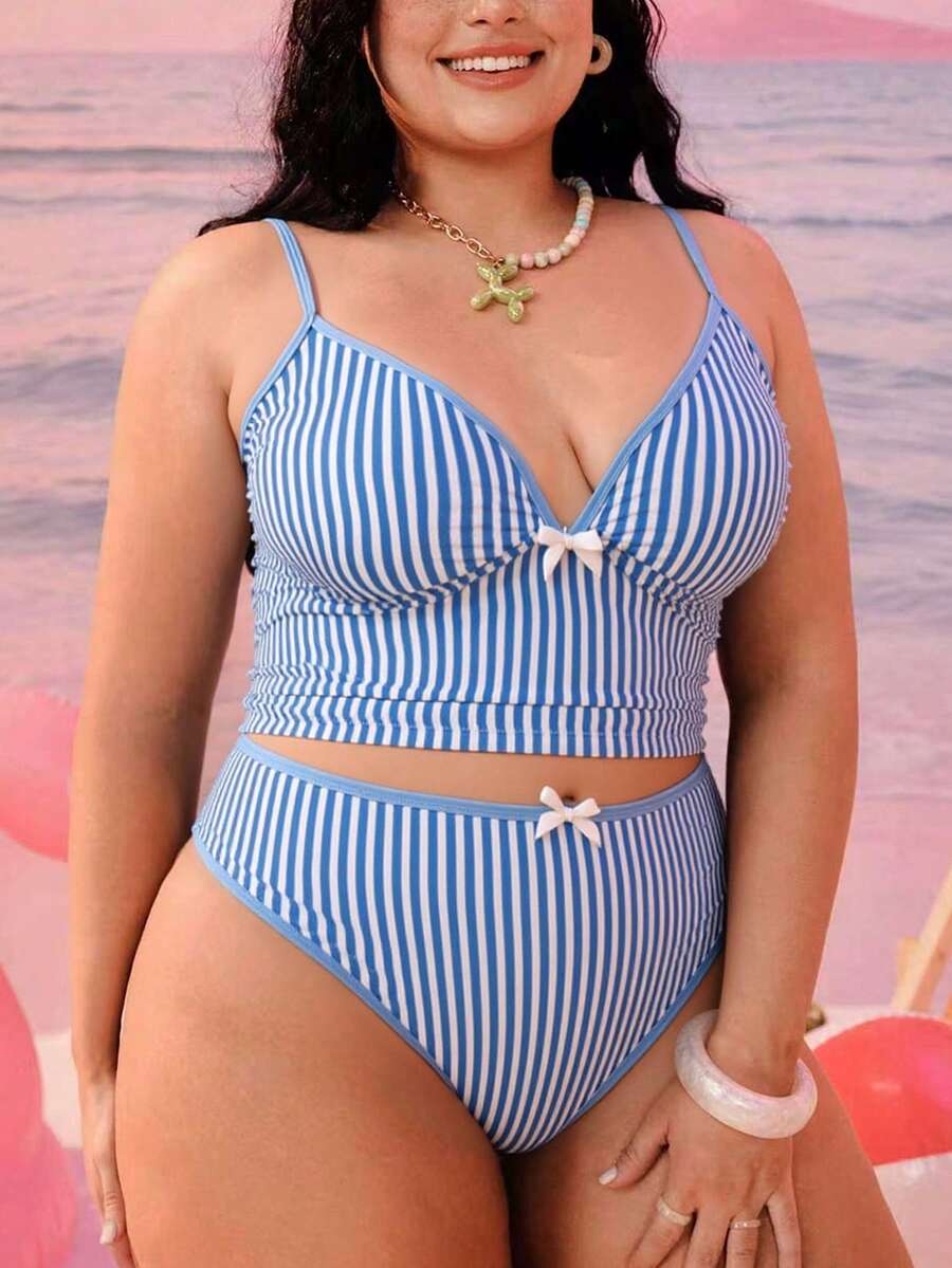 Swim Mod 2026新款加大码女式两件套几何印花时尚休闲泳装,可调节加宽肩带高腰吊带背心式泳衣,饰有蝴蝶结 - 藍色 - 查看 1