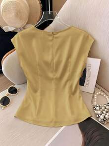 SHEIN Franclia Blusa Elegante Feminina de Gola Redonda, Cintura Marcada, Ajustada, Plissada, de Manga Curta, Versátil, Sólida, na Cor Pêssego Claro - Ganso amarelo - Visão 2