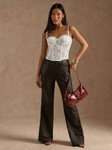 SHEIN BAE Camiseta ajustada y sexy con encaje floral para mujer - Blanco - Ver 3