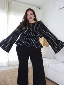 Pretty and Ole Camisa de manga larga con ajuste de cintura, decoración de lazo en los hombros, estampado de lunares blanco y negro, para uso casual diario en tallas grandes - Blanco y Negro - Ver 6