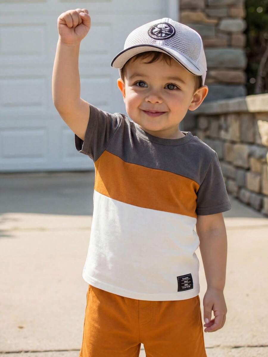 SHEIN Young Boys' Casual Loose Comfortable Versatile Gray Patchwork Contrast Color Round Neck Short Sleeve T-Shirt, Suitable For School, Outing, Sports, Party, Fashion Versatile
