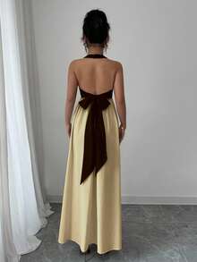 Rafferiza Đầm không tay cổ yếm hở lưng thắt nơ phối màu tương phản, phong cách nghỉ dưỡng thường ngày dành cho nữ. - Màu Khaki - Xem 2