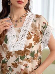 SHEIN Najma 女士V领优雅印花蕾丝拼接短袖摆裙 - 棕色 - 查看 4