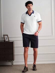 Core Aspect 男士翻领短袖Polo衫、男士纹理Polo衫、男士撞色领Polo衫、男士刺绣Polo衫、男士白色Polo衫、男士成熟Polo衫、男士V领Polo衫，适合日常外出、朋友聚会、通勤穿着，是送给男友或丈夫的绝佳礼物。 - 白色 - 查看 7