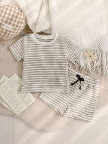 SHEIN Bộ 2 món cho bé gái sơ sinh/trẻ nhỏ 0-3 tuổi, họa tiết chó xúc xích, cổ tròn và quần short kẻ sọc hồng, thích hợp mặc hàng ngày, mùa xuân/hè. - Đen và trắng - Xem 9