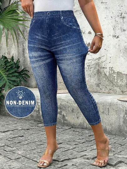 SHEIN Clasi Quần legging lửng dáng rộng, họa tiết giả denim dành cho nữ cỡ lớn.