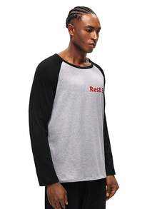 1 áo nỉ nam tay raglan, thân áo màu xám, tay áo và cổ áo màu đen, in chữ "Rest Era" màu đỏ ở ngực, thiết kế giản dị và đa năng, phù hợp để mặc hàng ngày. - Nhiều màu - Xem 3