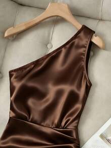 Franclia 女士优雅褶皱不对称肩部咖啡棕色连衣裙，休闲连衣裙，夏季连衣裙，夏季服装，春季穿搭，不对称肩部连衣裙，优雅连衣裙，咖啡色连衣裙，棕色连衣裙，褶皱迷你裙 - 咖啡棕 - 查看 6