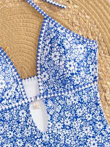 Swim Mod 2026新款女士夏季沙滩度假蓝白图案印花吊带露背性感高衩连体泳衣 - 藍白色 - 查看 4