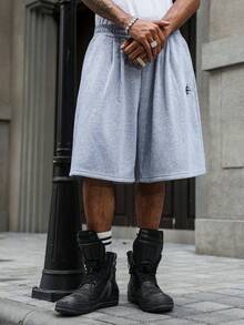 PAVTROS Quần short nam dáng rộng, cạp chun, thêu họa tiết, có túi xéo. - Màu Xám nhạt - Xem 4