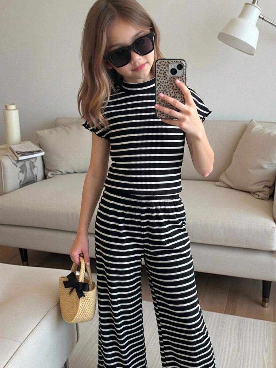 SHEIN 女童纯色咖啡色针织侧褶皱高领修身上衣和阔腿裤两件套，夏季海滩度假，母女/姐妹亲子装，家庭度假亲子装，节日装，法式风格，可爱优雅，甜美复古，时尚百搭。适合休闲日常穿着及上学穿着。 - 黑與白 - 查看 1