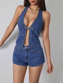 SHEIN PETITE 女士Y2K夏季牛仔两件套，露背吊带短款上衣+高腰短裤，蓝色套装，带搭扣细节，完美打造街头风和夜店造型。女士纯色露背吊带修身牛仔两件套。 - 深色水洗藍 - 查看 5