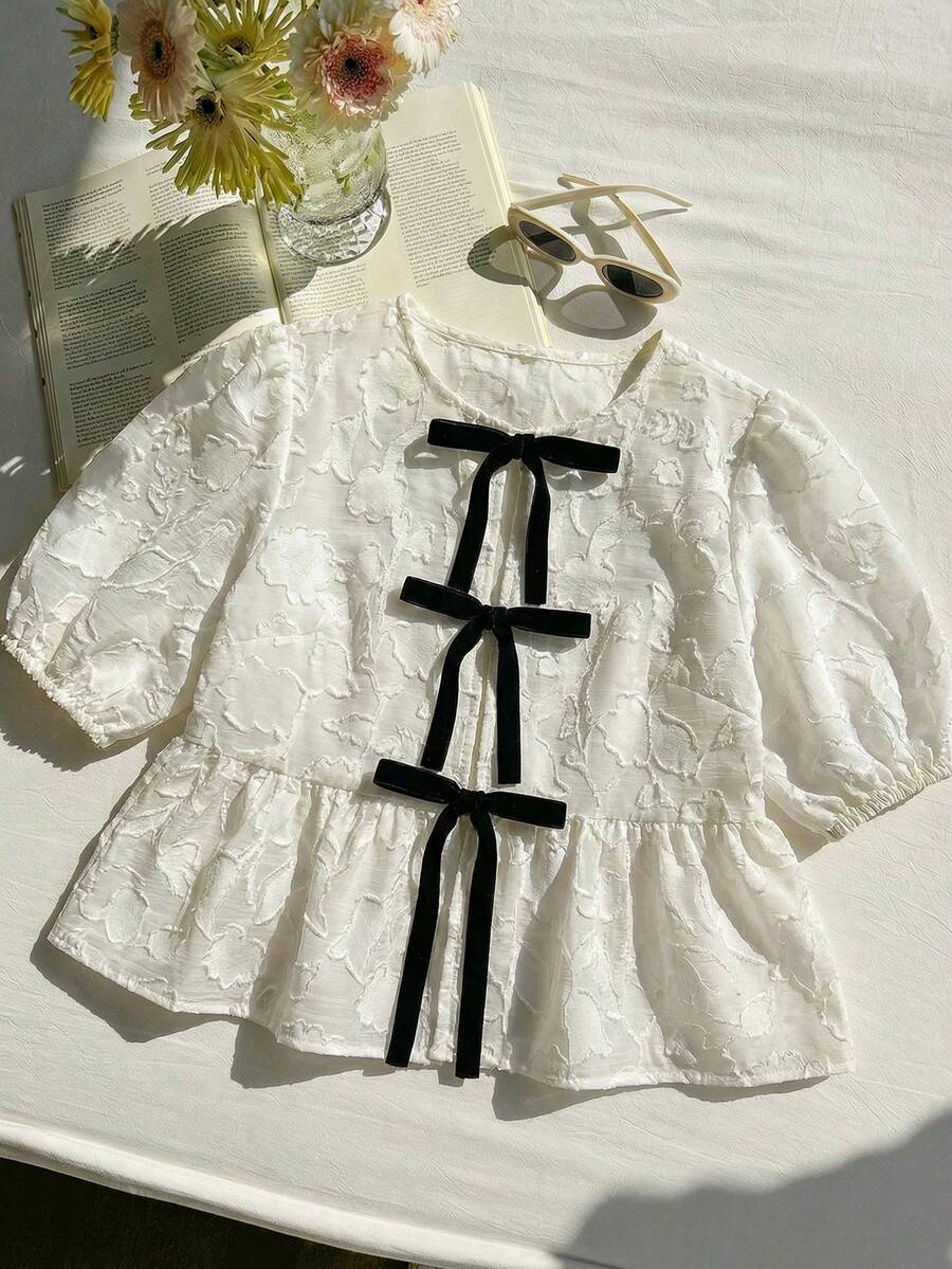 SHEIN EZwear 大码休闲度假衬衫,3D镂空蝴蝶结领,A字廓形,春夏款 - 白色 - 查看 1