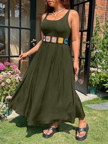 SHEIN EZwear 大码军绿色连衣裙：无袖圆领梭织面料连衣裙，饰有钩编细节，适合夏季穿着 - 軍綠色 - 查看 4