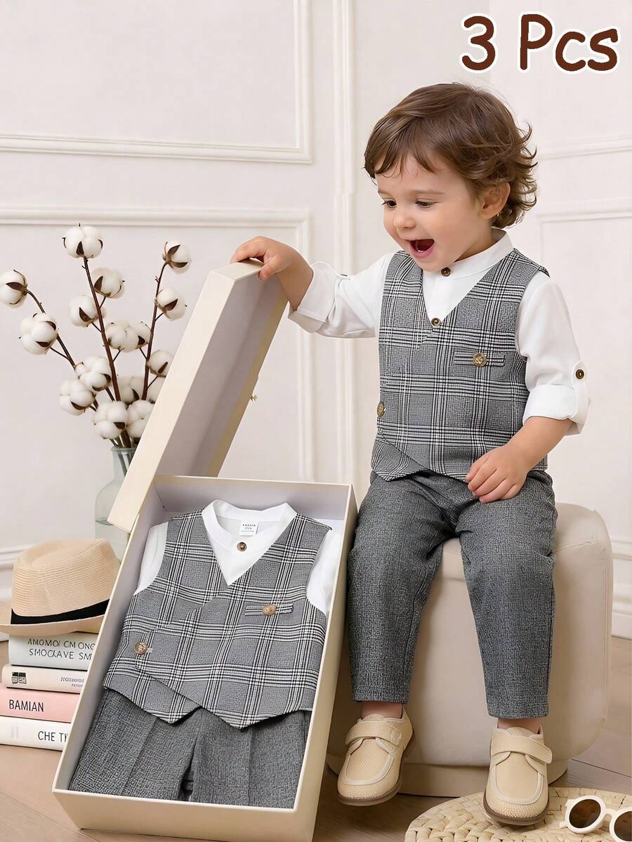 SHEIN 3件套幼儿男童时尚休闲绅士套装，白色长袖衬衫、格子背心和裤子，适合婴儿派对、优雅婚礼宾客、花童、戒指童等场合。 - 灰色 - 查看 1