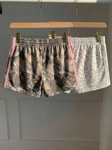 SHEIN EZwear 2件装女士休闲迷彩树枝印花和复古白色豹纹针织拼接宽松短裤，夏季短裤，适合日常通勤、约会、派对、秋冬夏、圣诞节、新年、感恩节、聚会、婚礼、海滩、毕业典礼、时尚、优雅、休闲、外出、约会、预订、通勤、闪亮、情人节、优雅、度假、休闲、Y2K、外出、毕业典礼等场合。 - 彩色 - 查看 2