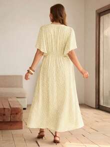 Roveilla 大码女式浪漫波点V领可调节腰部纽扣装饰下摆开衩泡泡袖长连衣裙，优雅法式复古正式办公通勤休闲度假下午茶街头简约百搭，春夏新款 - 鵝黃色 - 查看 2