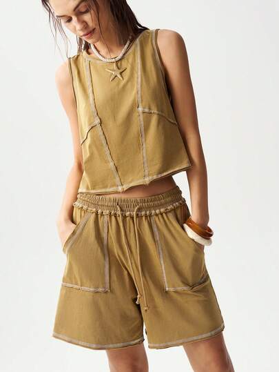 Bohemela Bộ đồ hai mảnh phong cách Boho Xuân/Hè dành cho nữ, gồm áo tank top và quần short với chất liệu được giặt mài theo phong cách vintage. Hoàn hảo cho trang phục đi biển, mặc hàng ngày, dự lễ hội âm nhạc và tiệc tùng, trang phục đi học và phong cách đường phố Mỹ. Cũng thích hợp cho thể thao, dã ngoại, đạp xe, tiệc tùng, Ngày Valentine, lễ hội hóa trang, lễ hội âm nhạc miền Tây, Lễ Phục Sinh, Ngày Độc Lập, Ngày của Mẹ, các buổi hòa nhạc đồng quê, lễ hội nhạc điện tử/rave, các buổi biểu diễn trực tiếp và kỳ nghỉ hè.