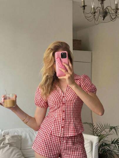 CovetEZ Bộ 2 áo sơ mi kẻ caro tay phồng kiểu dáng thường ngày dành cho nữ.