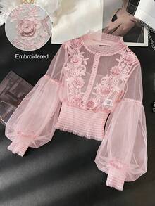 Modelyn 小众设计 3D 立体花卉拼接薄纱灯笼袖修身短款上衣，女士最新款上衣，新款女式衬衫，青少年衬衫，婚礼衬衫，优雅派对衬衫，优雅派对上衣，蕾丝上衣，女士上衣，正式蕾丝衬衫 - 粉色 - 查看 3