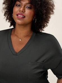 SHEIN LUNE 绿色加大码夏季女式V领口袋T恤纯棉 - 深灰色 - 查看 6