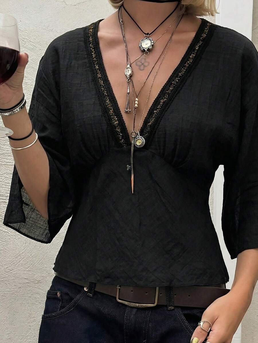 Easelle 波希米亞風 V 領收腰刺繡開衩袖舒適親膚度假上衣(女款) - 黑色 - 查看 1