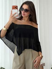 Aloruh Xale feminino elegante em estilo boêmio para férias, modelo pulôver de malha folgada com ombros à mostra e barra assimétrica, leve e com proteção solar. - Preto - Ver 3